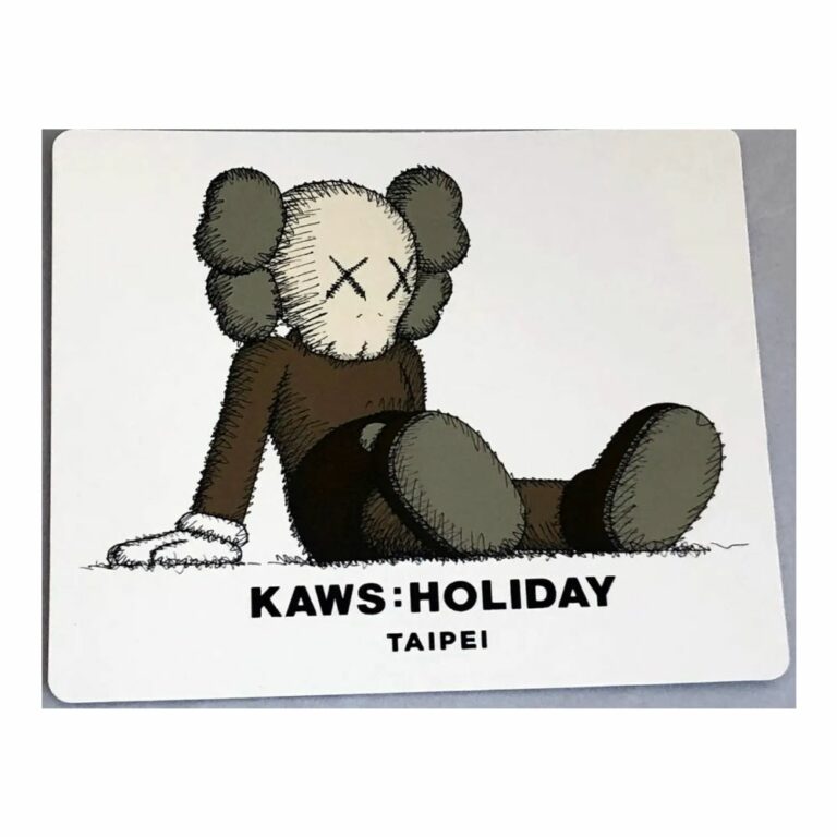 kaws-holidays-taipei-brown-marron-3