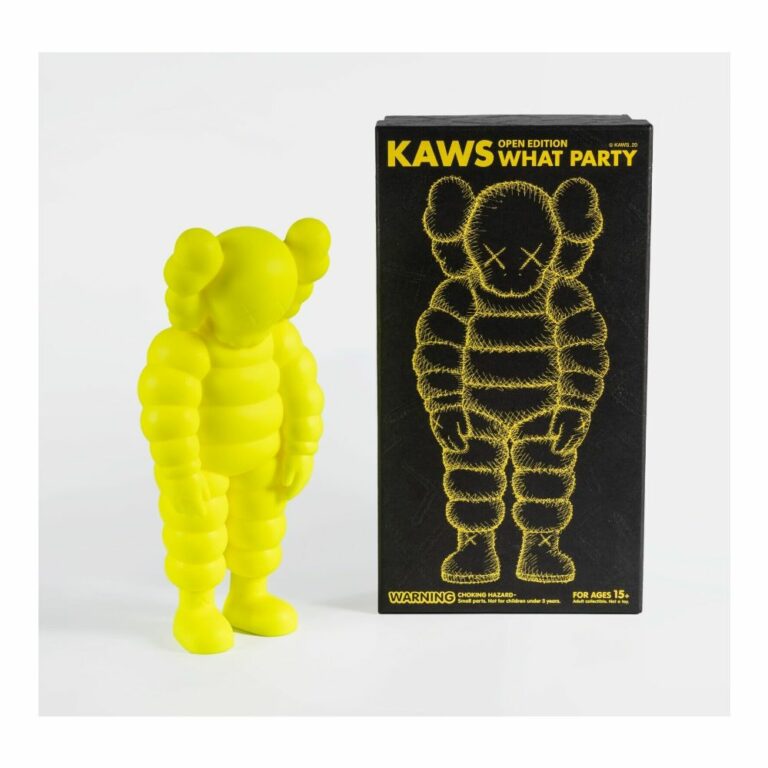 kaws-what-party-yellow-jaune-figurine-paris-2