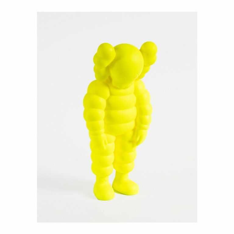 kaws-what-party-yellow-jaune-figurine-paris-5