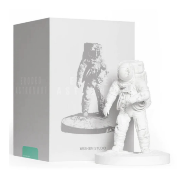 Quartz Eroded Astronaut