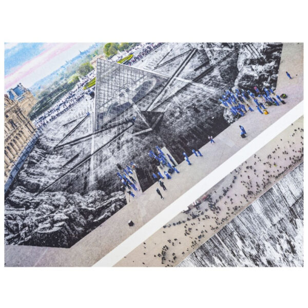 JR au Louvres et le secret de la grande pyramide, Diptyque – Image 2