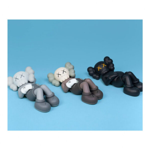 kaws holiday japan brown 1033 673cab3430f23.jpg