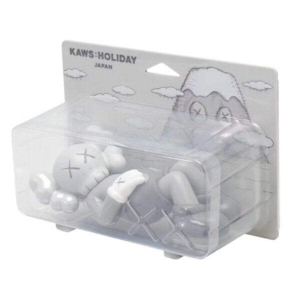 kaws holiday japan grey 1021 673caf4f3e09d.jpg